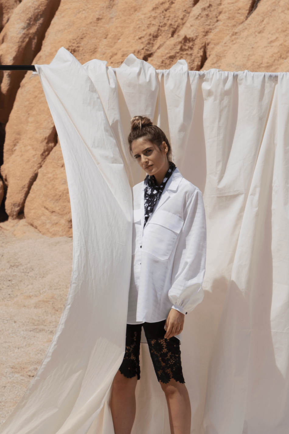 LAPEL GATHERED SLEEVE SHIRT