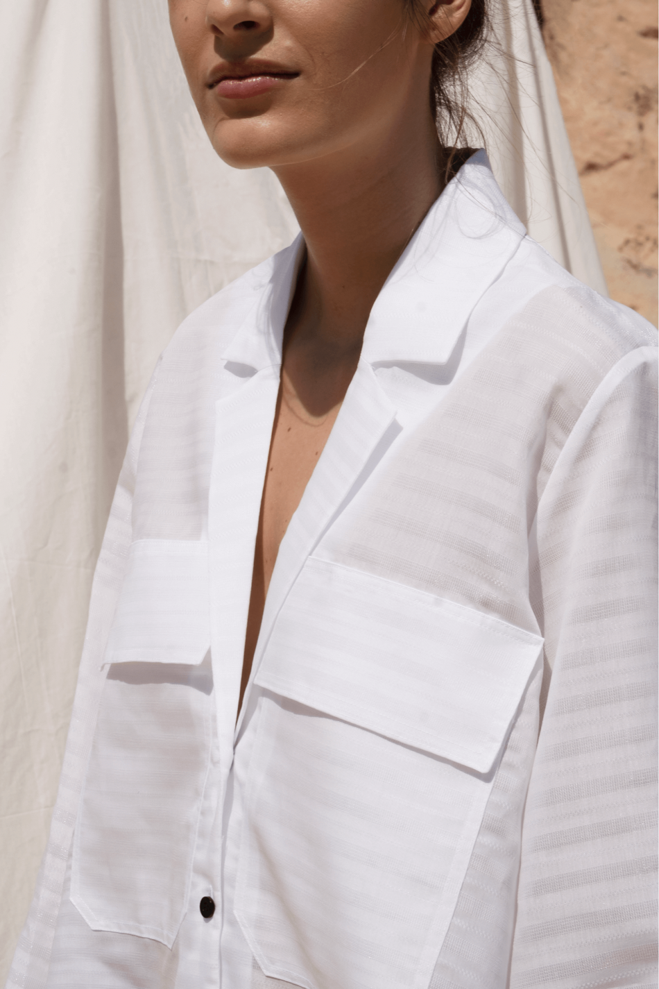 LAPEL GATHERED SLEEVE SHIRT